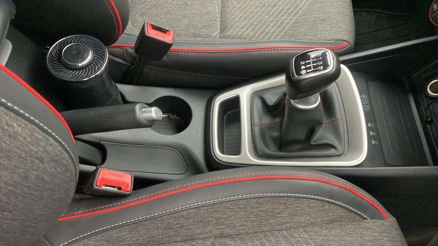 2020 Hyundai VENUE SX 1.0 (O) TURBO IMT DUAL TONE, Petrol, Manual, 39,387 km, Gear Lever