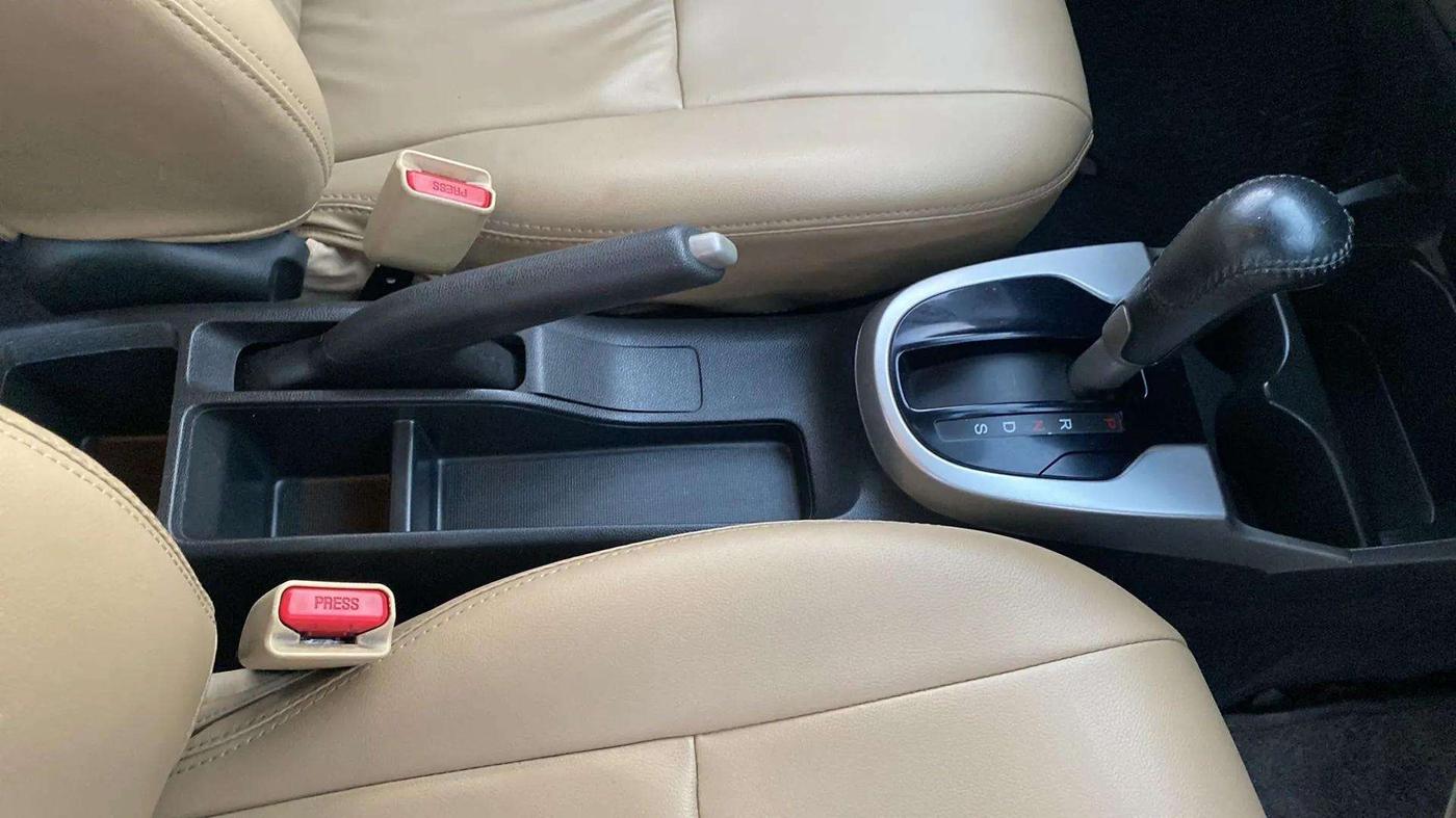 2016 Honda Jazz 1.2L I-VTEC V AT, Petrol, Automatic, 78,060 km, Gear Lever