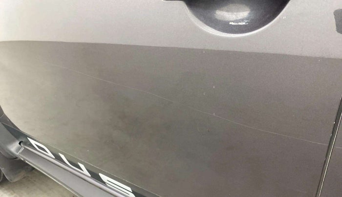 2018 Renault Duster RXS CVT, Petrol, Automatic, 55,998 km, Front passenger door - Minor scratches