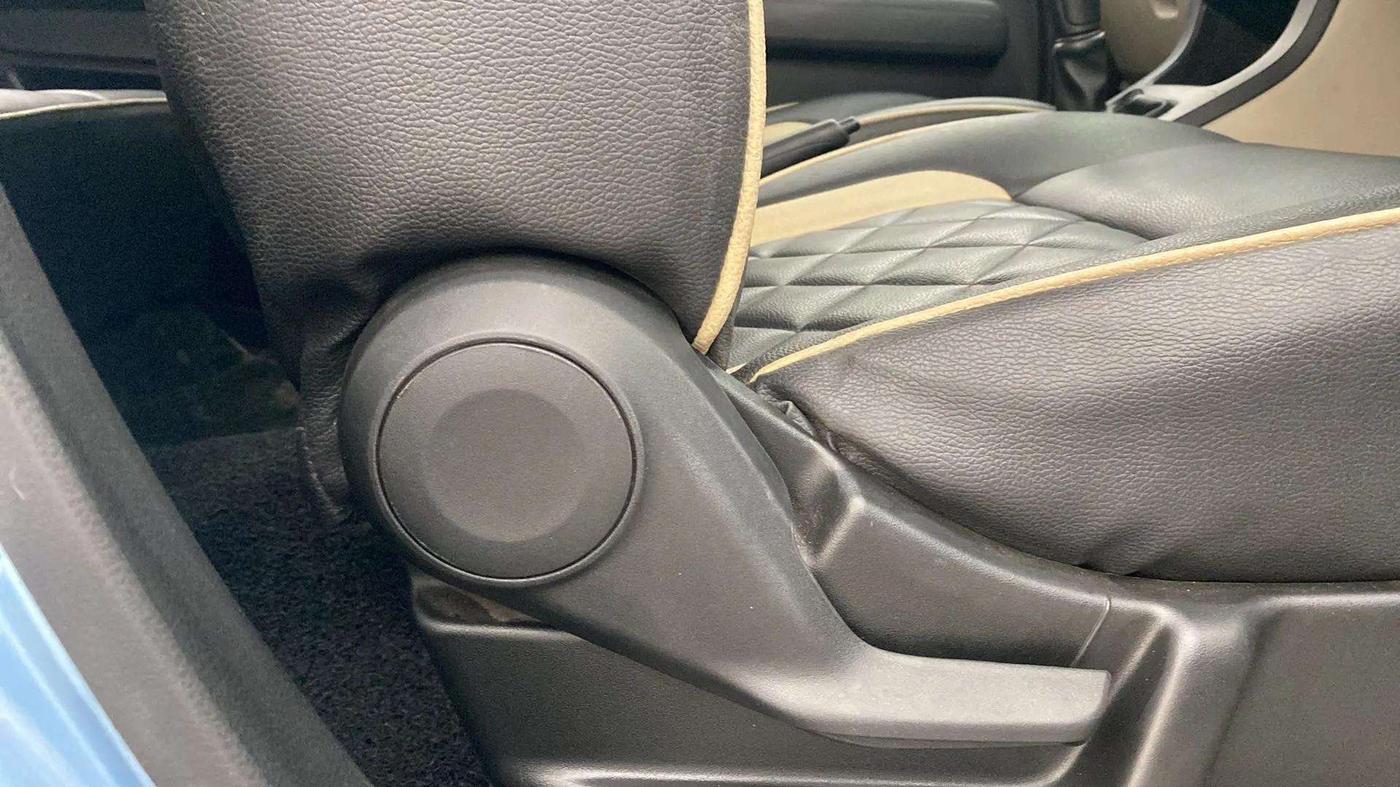 2021 Maruti New Wagon-R LXI CNG 1.0, CNG, Manual, 32,547 km, Driver Side Adjustment Panel