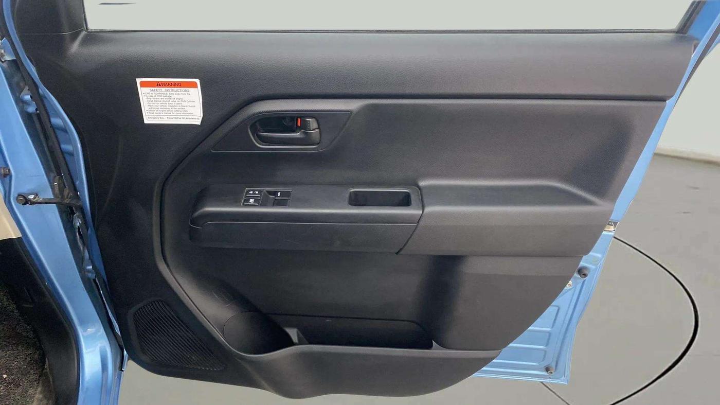 2021 Maruti New Wagon-R LXI CNG 1.0, CNG, Manual, 32,547 km, Driver Side Door Panels Control