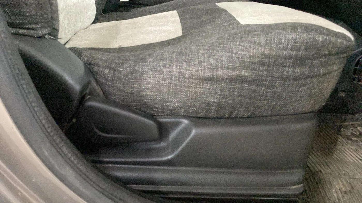2018 Renault Kwid RXL 1.0, Petrol, Manual, 21,182 km, Driver Side Adjustment Panel
