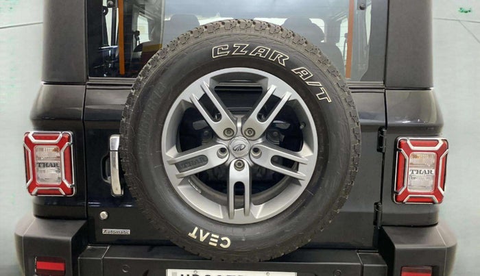 2021 Mahindra Thar LX D AT 4WD HT, Diesel, Automatic, 23,448 km, Dicky (Boot door) - Tool missing