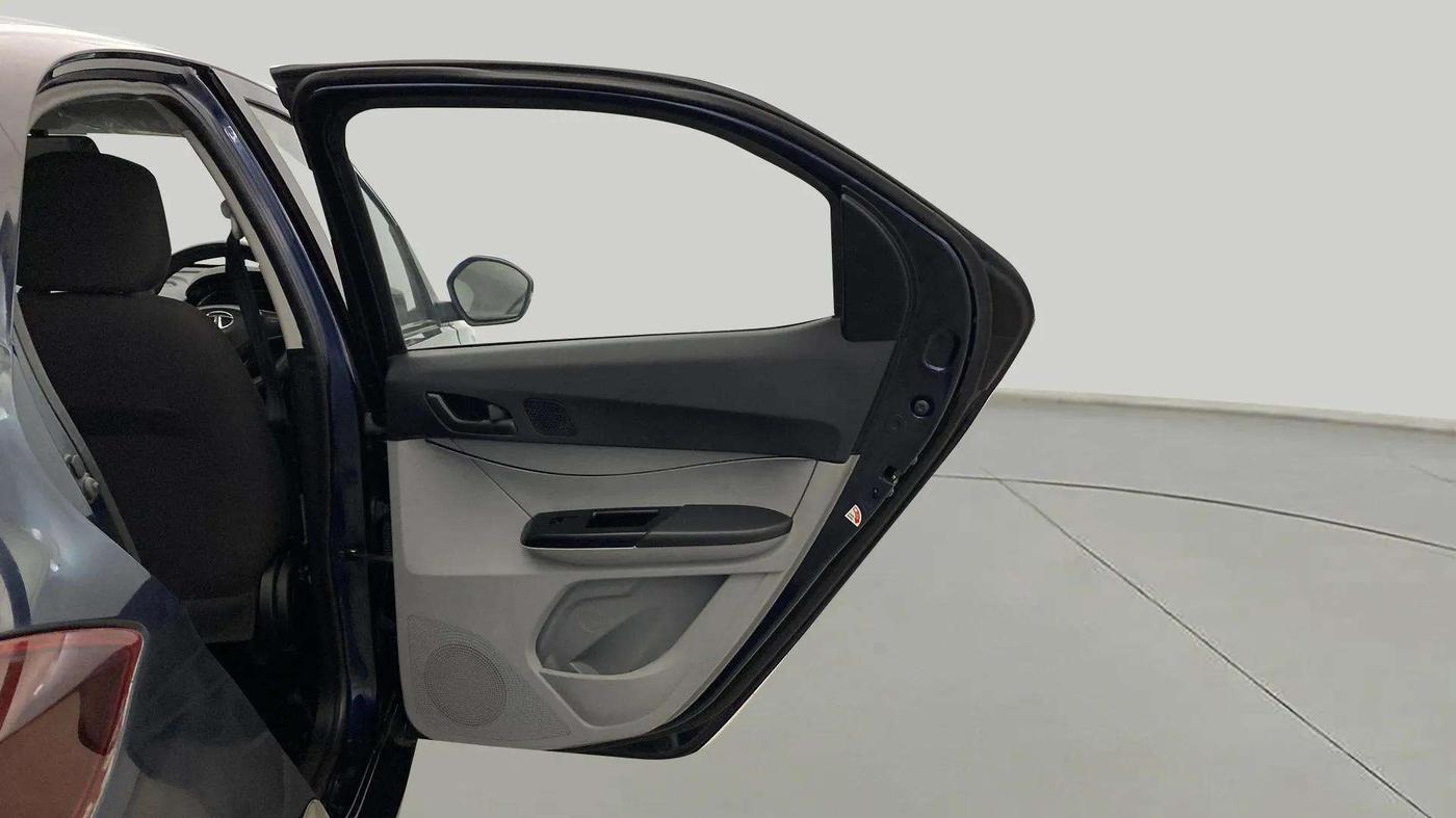 2023 Tata Tiago XT CNG, CNG, Manual, 20,370 km, RHS Rear Door
