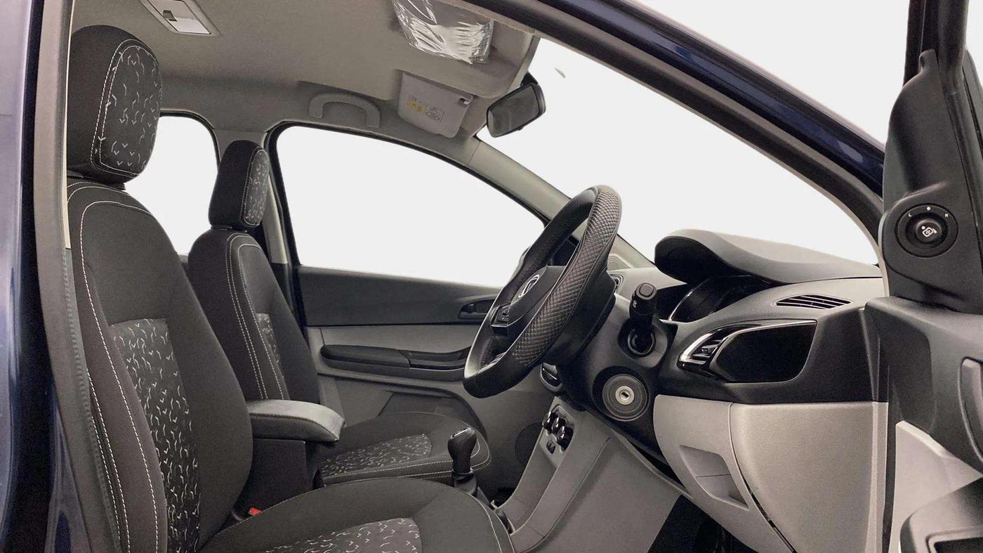 2023 Tata Tiago XT CNG, CNG, Manual, 20,370 km, Right Side Front Door Cabin