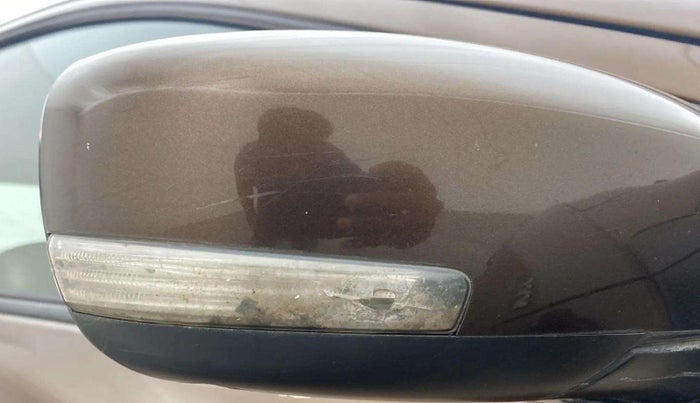 2016 Maruti Ciaz VXI+, Petrol, Manual, 58,304 km, Right rear-view mirror - Indicator light has minor damage