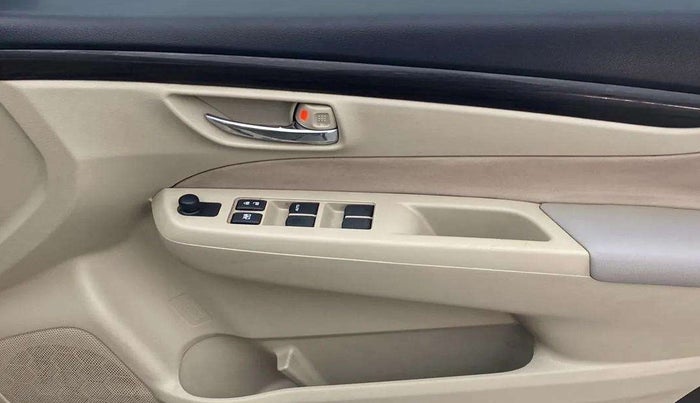 2016 Maruti Ciaz VXI+, Petrol, Manual, 58,304 km, Driver Side Door Panels Control