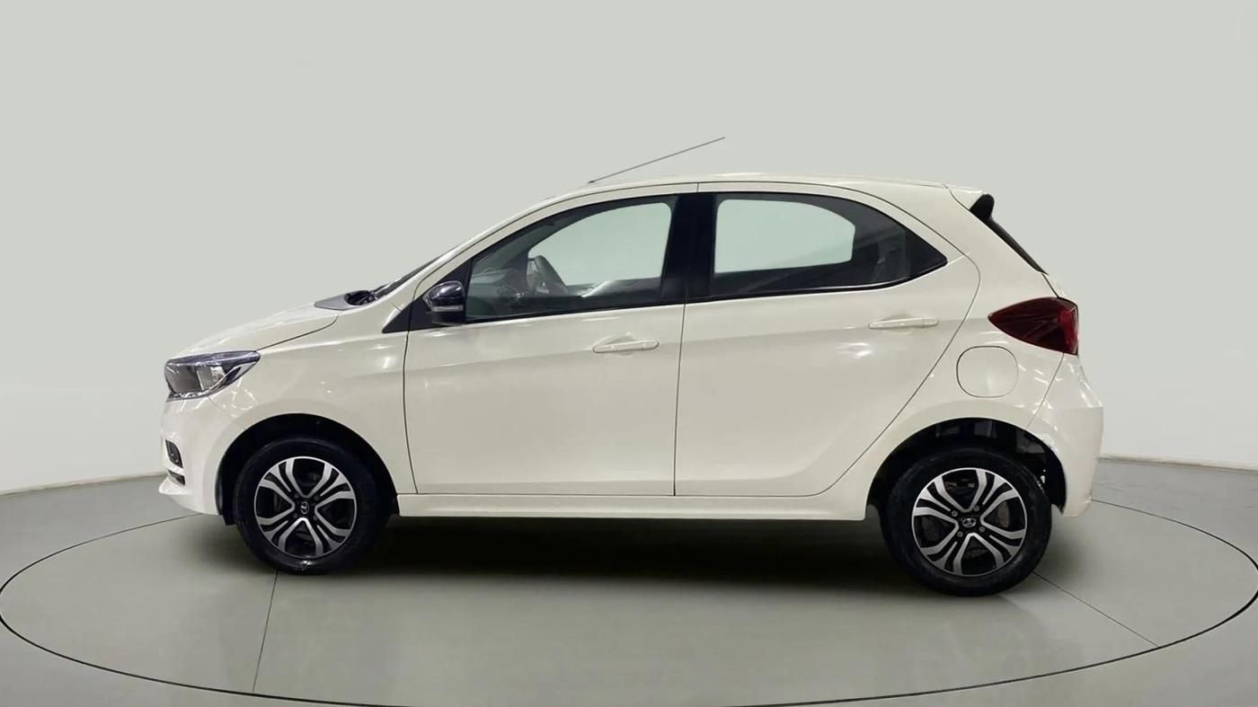 2023 Tata Tiago XT PETROL, Petrol, Manual, 20,449 km, Left Side