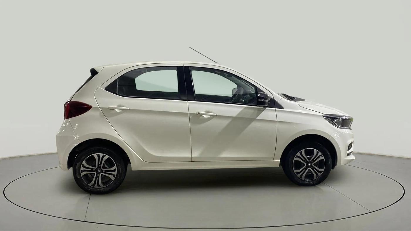 2023 Tata Tiago XT PETROL, Petrol, Manual, 20,449 km, Right Side View