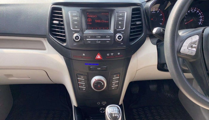 2022 Mahindra XUV300 W6 1.2 PETROL, Petrol, Manual, 24,612 km, Air Conditioner