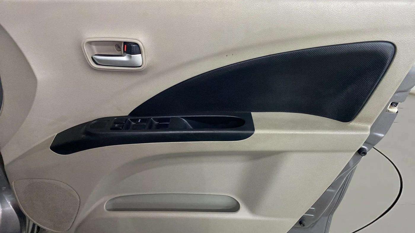 2016 Maruti Celerio VXI, Petrol, Manual, 37,817 km, Driver Side Door Panels Control