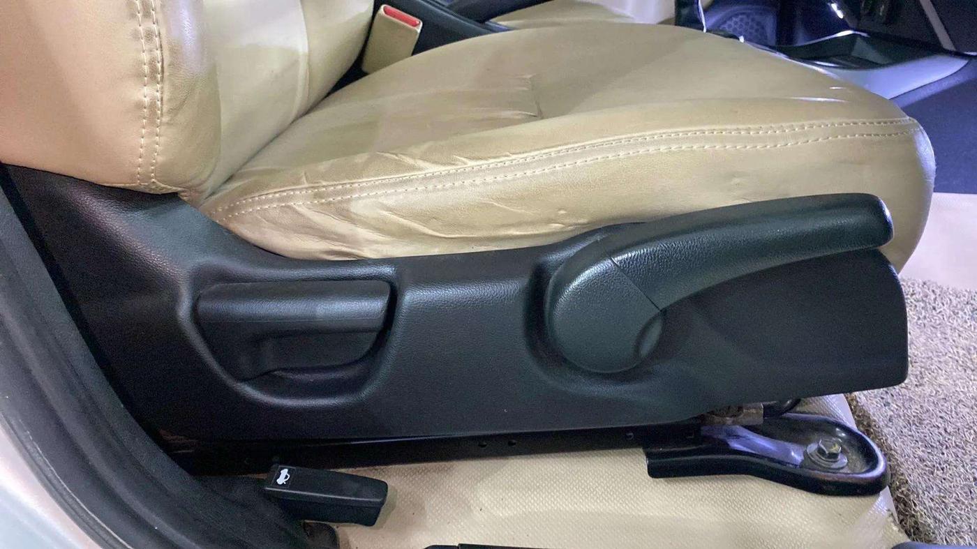 2015 Honda City 1.5L I-VTEC V MT, Petrol, Manual, 94,862 km, Driver Side Adjustment Panel