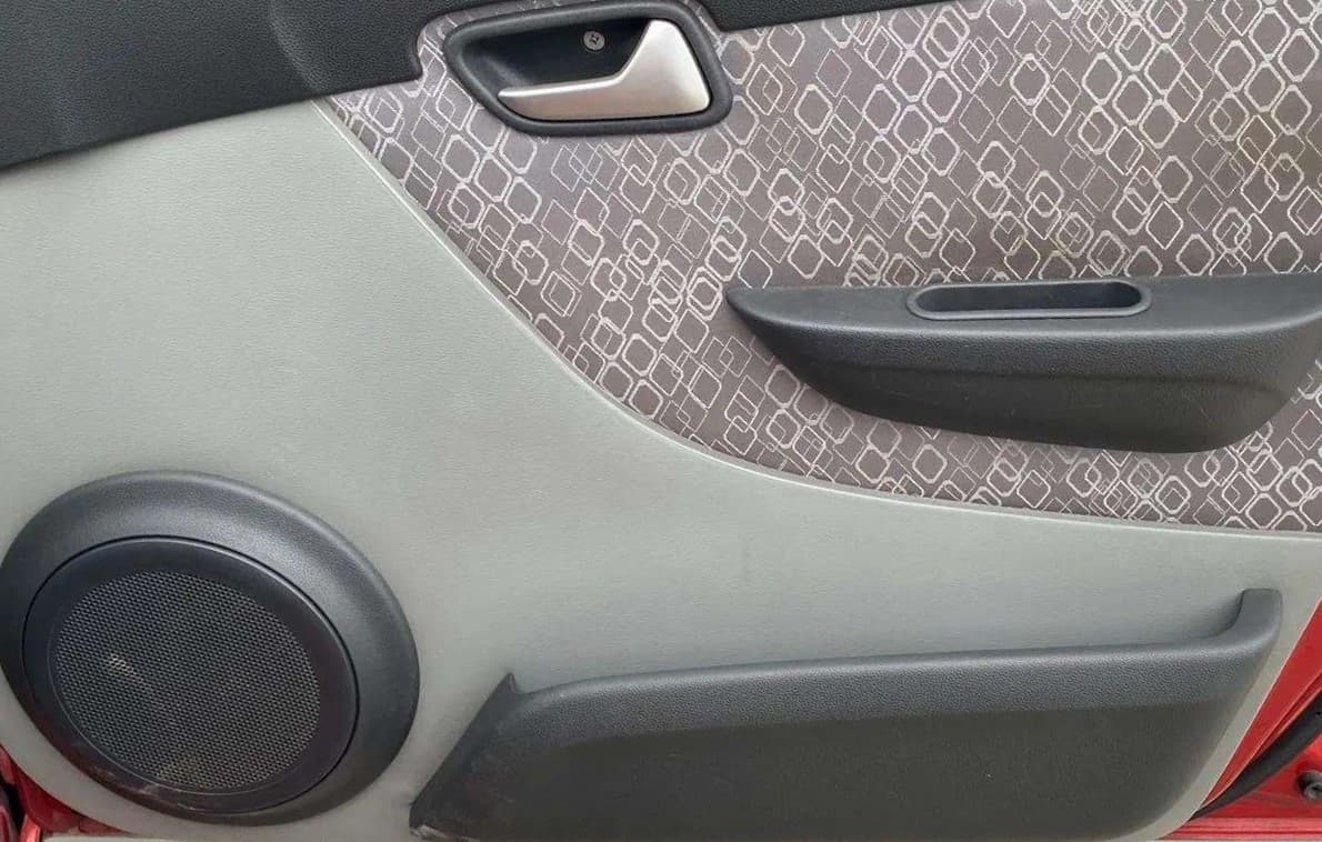 2017 Maruti Alto 800 VXI, Petrol, Manual, 17,492 km, Driver Side Door Panels Control