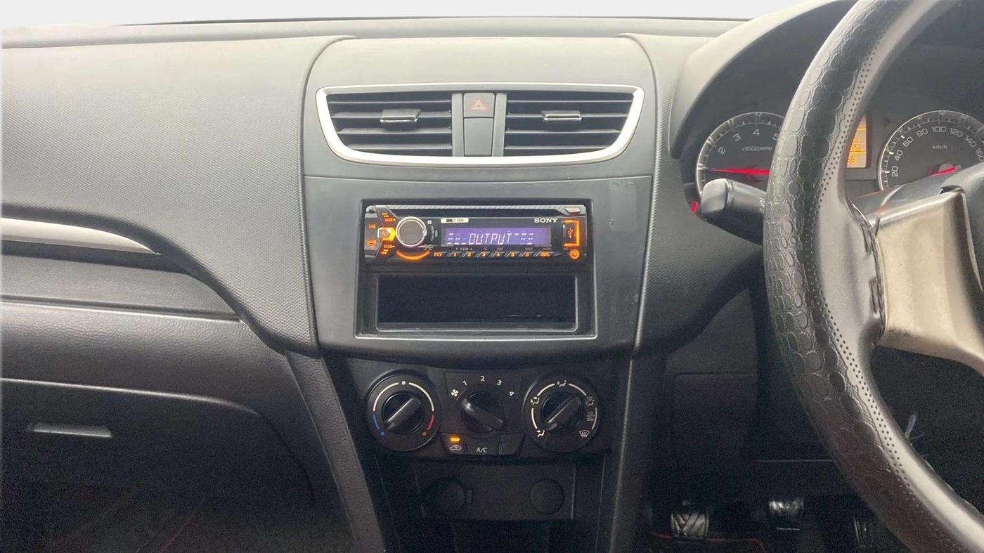 2014 Maruti Swift VXI, Petrol, Manual, 68,289 km, Air Conditioner