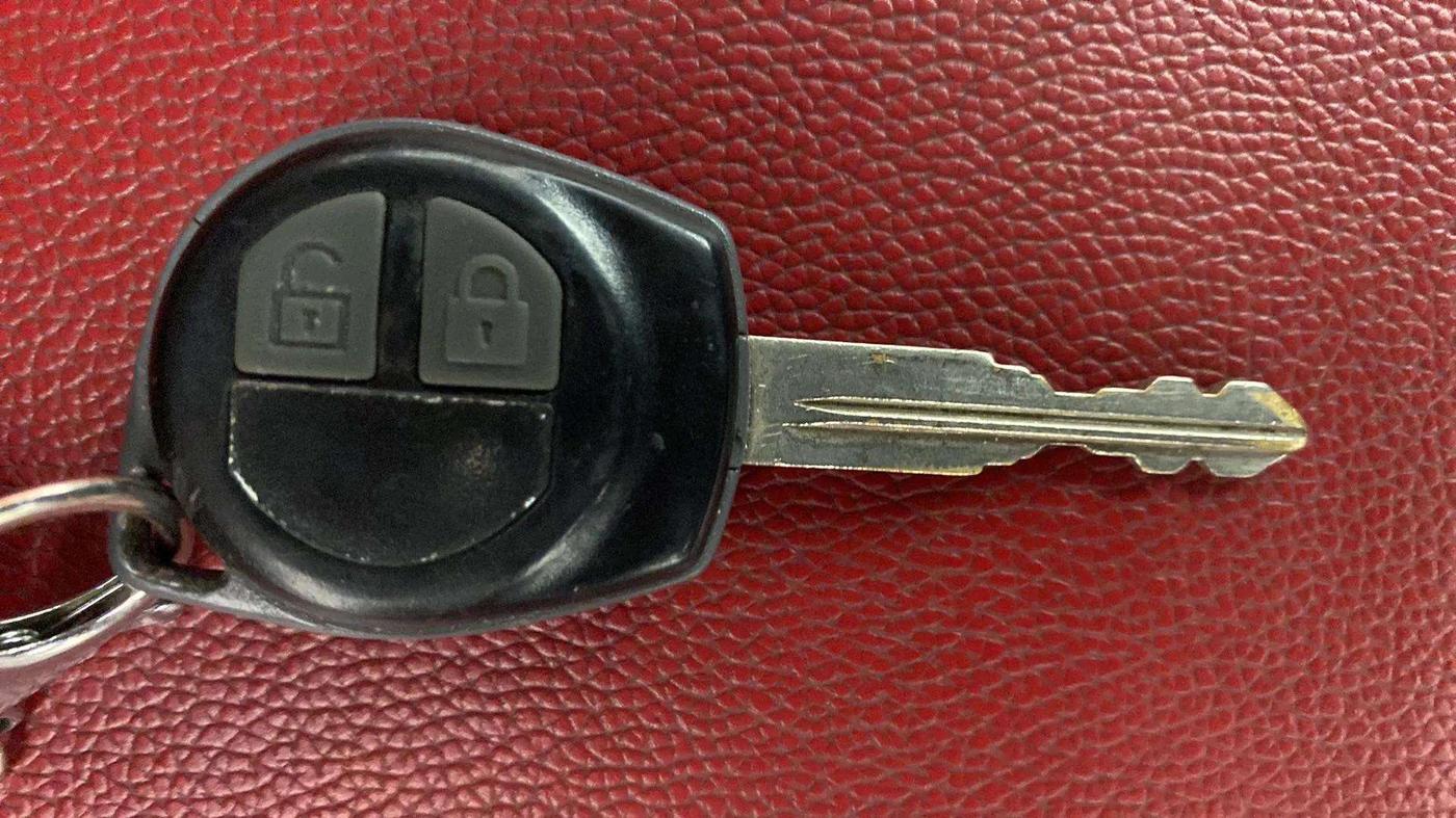 2014 Maruti Swift VXI, Petrol, Manual, 68,289 km, Key Close Up
