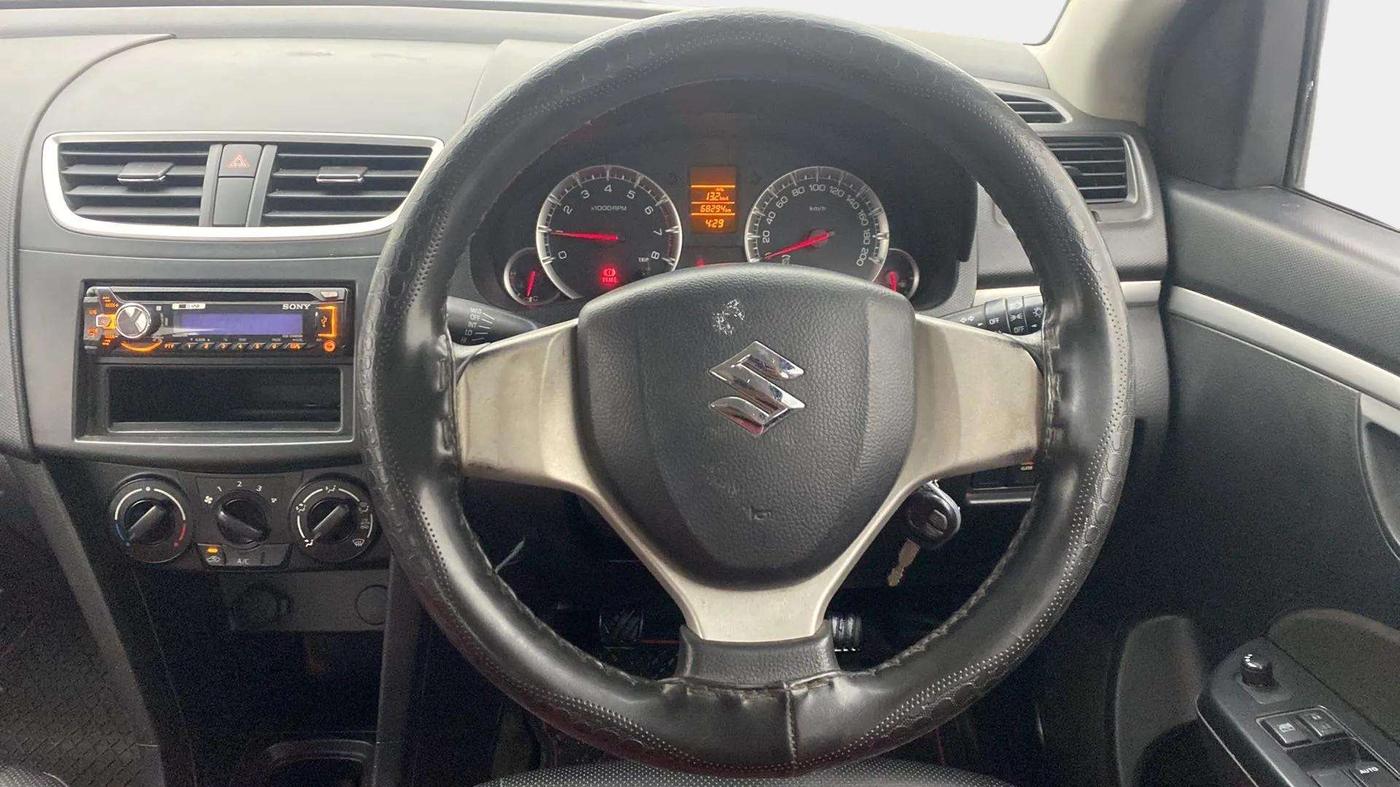 2014 Maruti Swift VXI, Petrol, Manual, 68,289 km, Steering Wheel Close Up