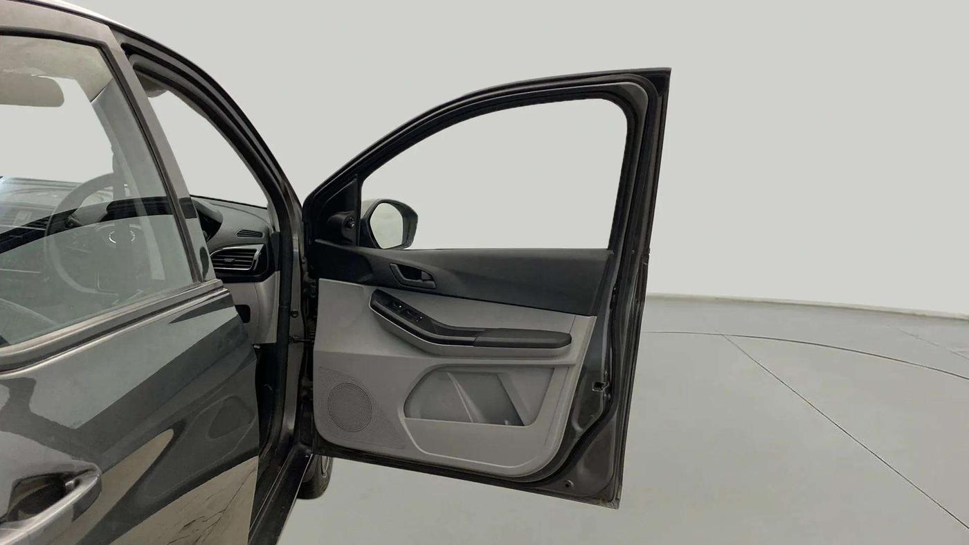 2021 Tata Tiago XT PETROL, Petrol, Manual, 21,033 km, RHS Front Door