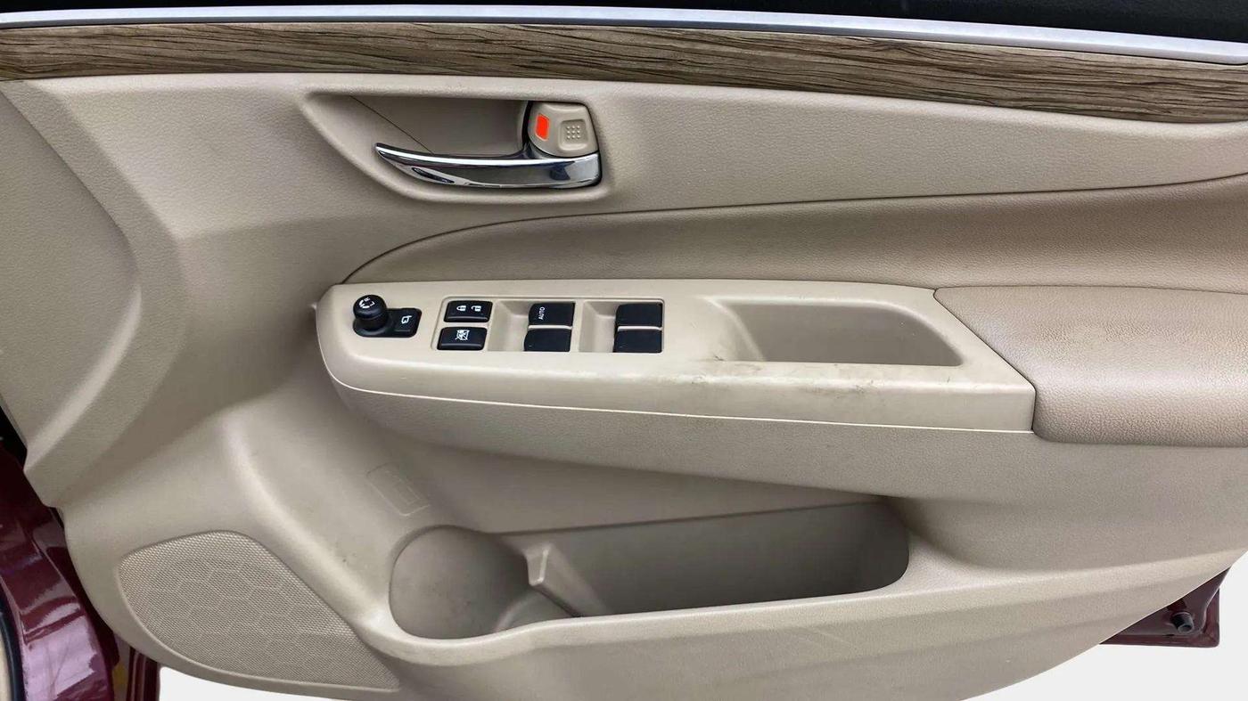 2020 Maruti Ciaz ALPHA 1.5 SHVS PETROL, Petrol, Manual, 92,440 km, Driver Side Door Panels Control