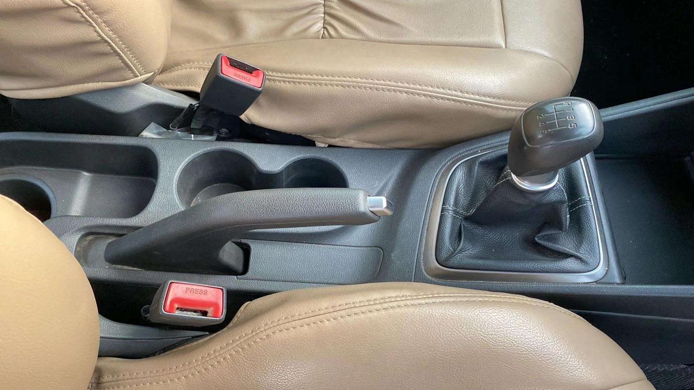 2019 Hyundai Verna 1.4 E PETROL, CNG, Manual, 47,025 km, Gear Lever