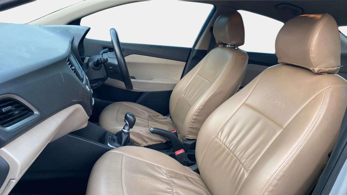 2019 Hyundai Verna 1.4 E PETROL, CNG, Manual, 47,025 km, Right Side Front Door Cabin