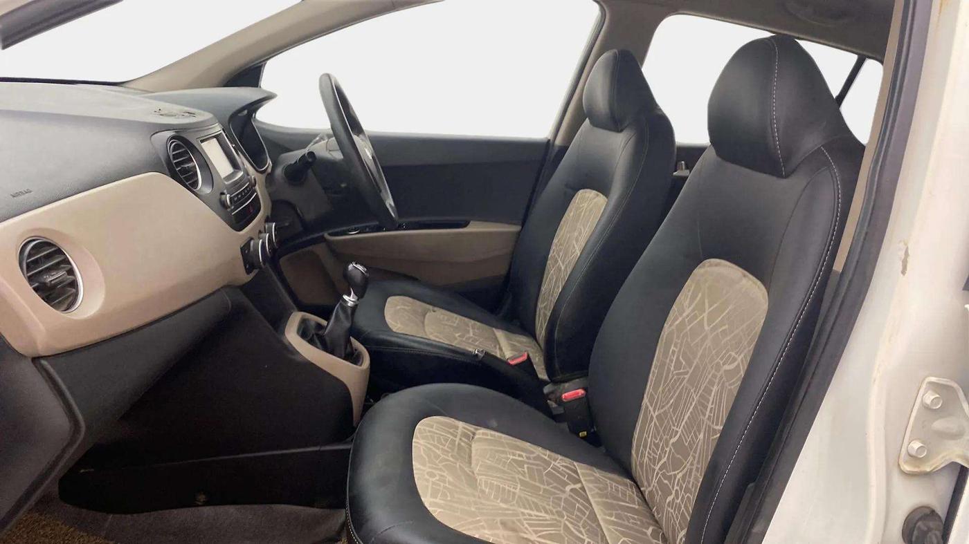 2017 Hyundai Grand i10 SPORTZ 1.2 KAPPA VTVT, Petrol, Manual, 77,098 km, Right Side Front Door Cabin