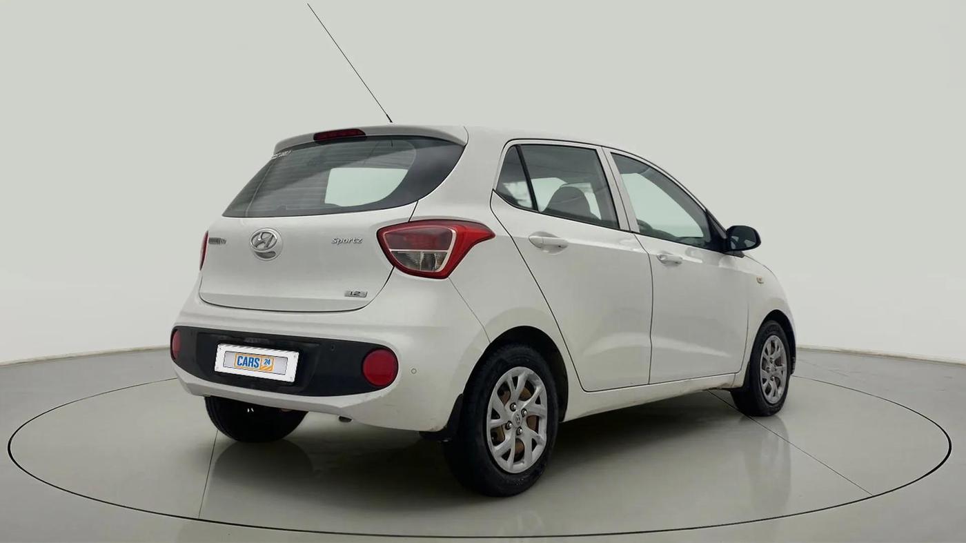 2017 Hyundai Grand i10 SPORTZ 1.2 KAPPA VTVT, Petrol, Manual, 77,098 km, Right Back Diagonal