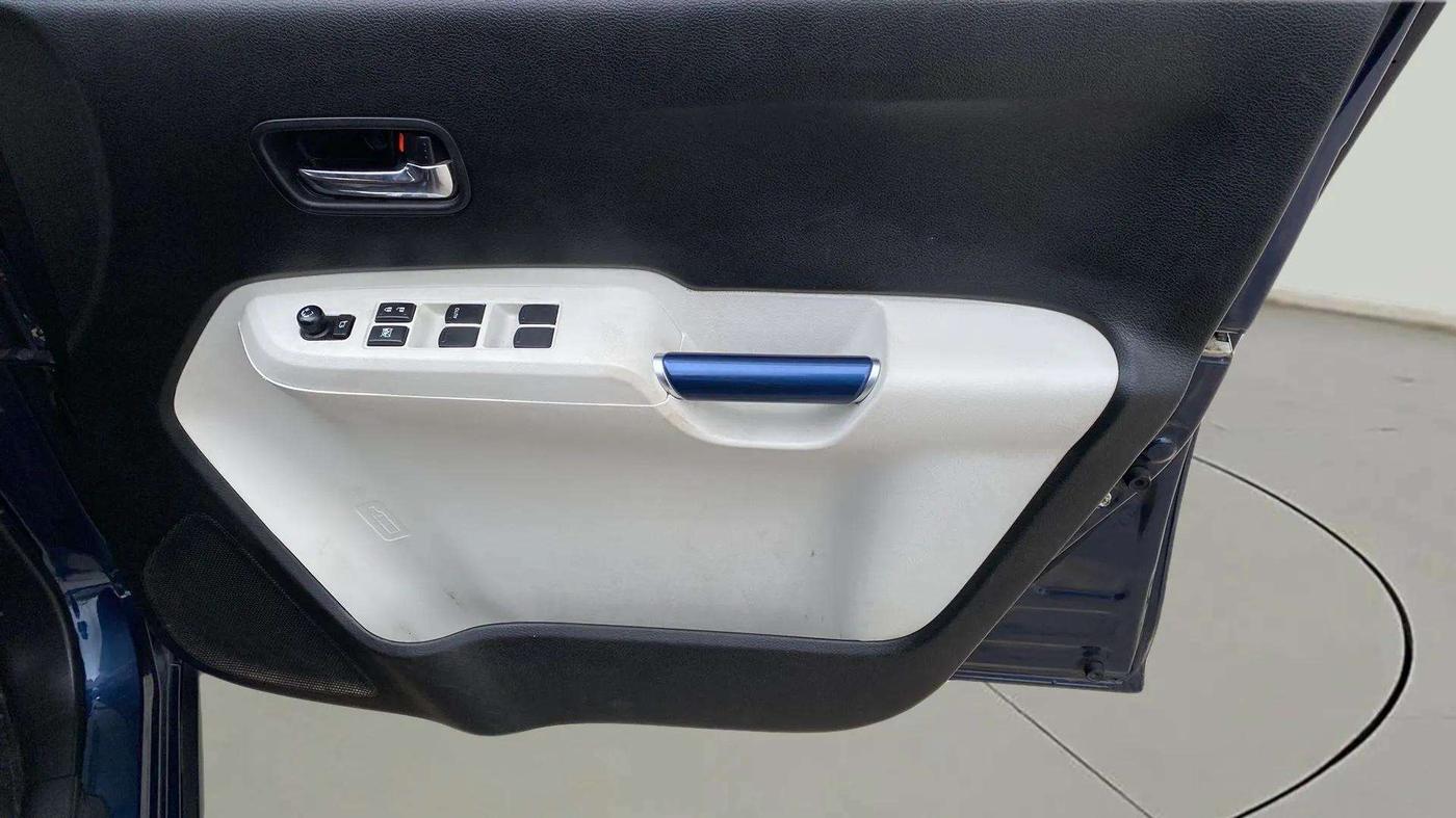 2022 Maruti IGNIS ZETA 1.2, Petrol, Manual, 41,988 km, Driver Side Door Panels Control