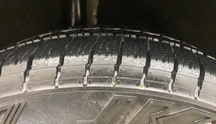 2013 Ford Ecosport TITANIUM 1.5L PETROL AT, Petrol, Automatic, 59,144 km, Right Rear Tyre Tread