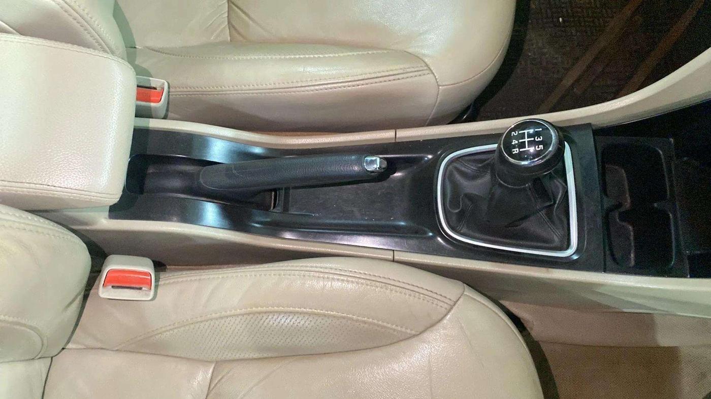2019 Maruti Ciaz ALPHA 1.5 SHVS PETROL, Petrol, Manual, 67,171 km, Gear Lever
