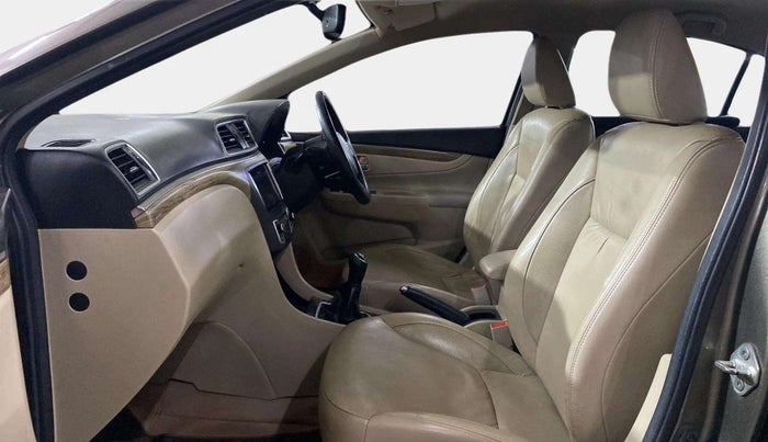 2019 Maruti Ciaz ALPHA 1.5 SHVS PETROL, Petrol, Manual, 67,048 km, Right Side Front Door Cabin