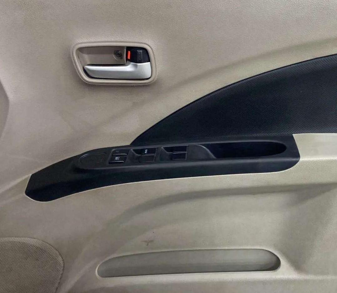2016 Maruti Celerio VXI, Petrol, Manual, 25,311 km, Driver Side Door Panels Control