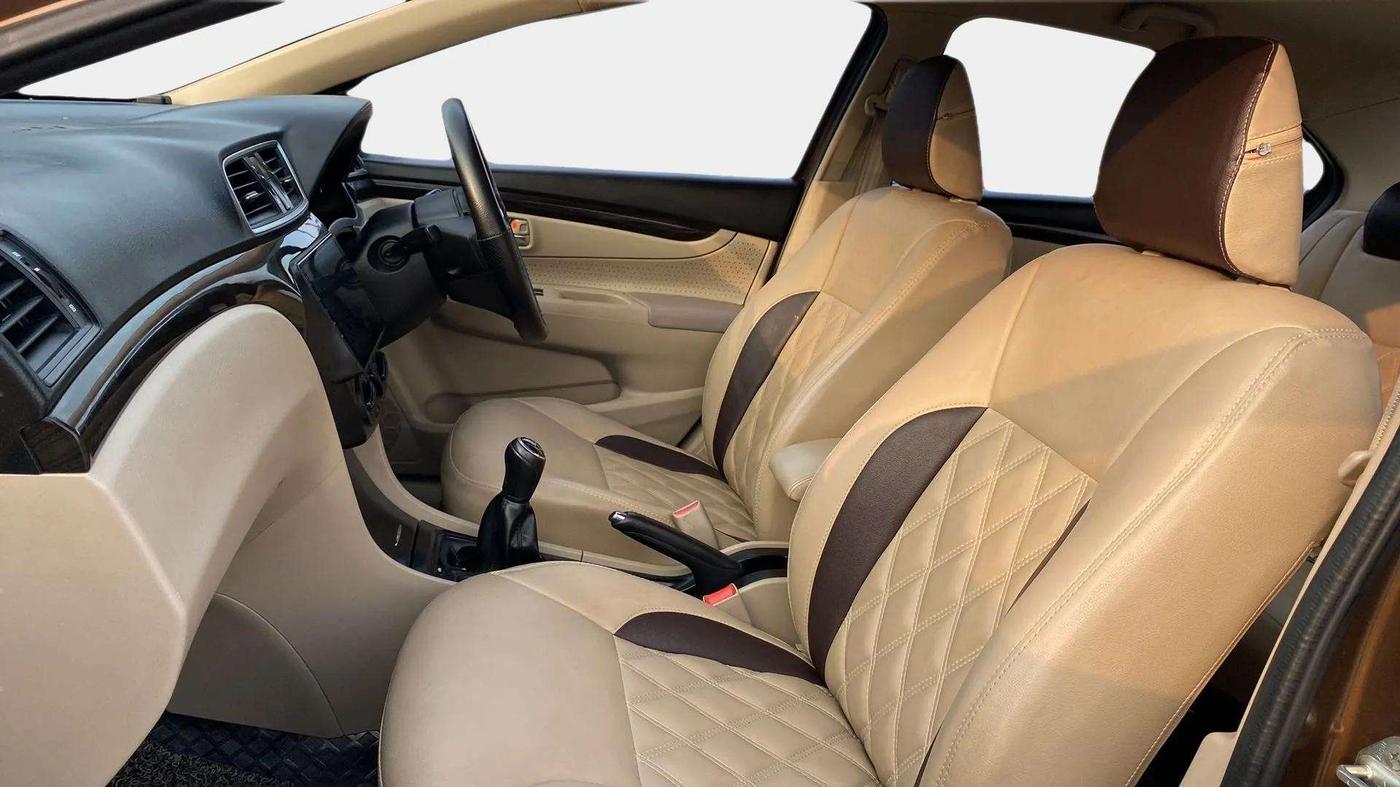 2016 Maruti Ciaz VXI (O), Petrol, Manual, 88,037 km, Right Side Front Door Cabin
