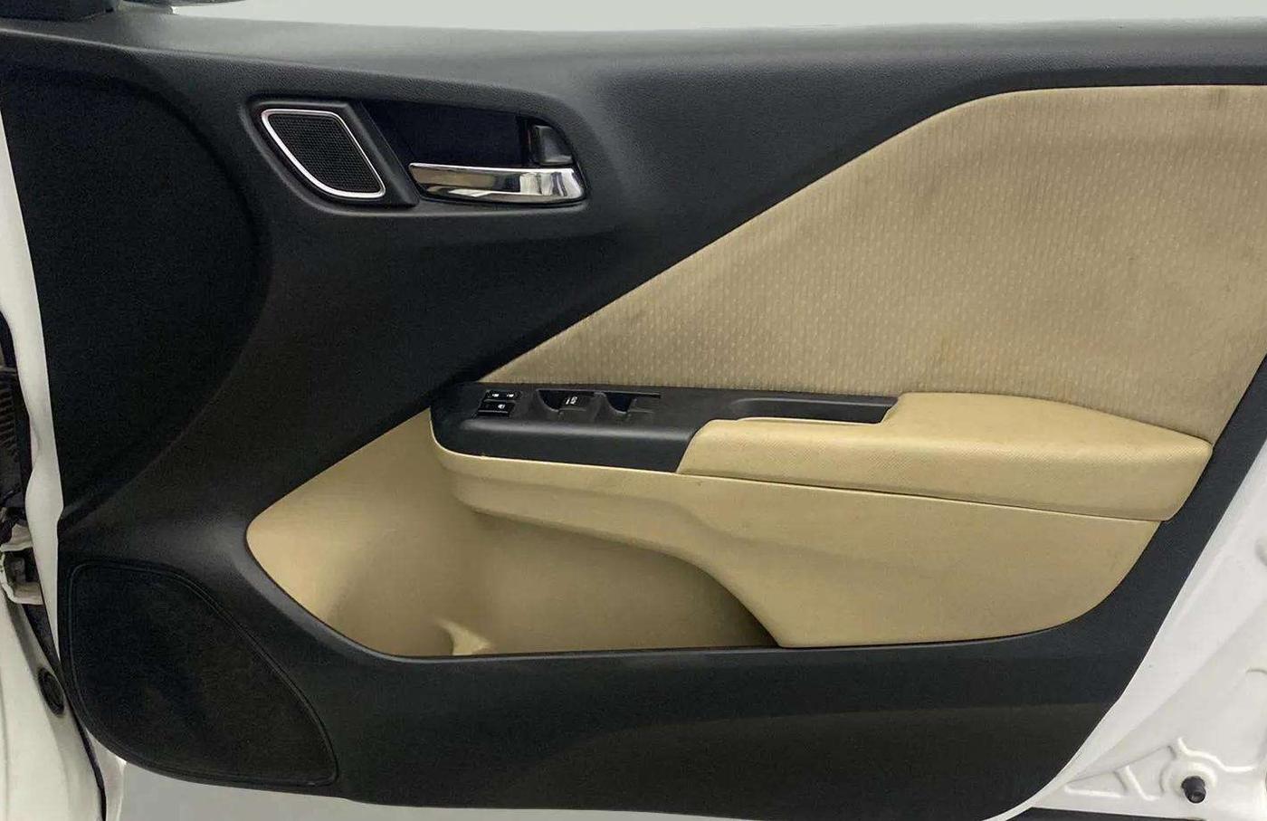 2018 Honda City 1.5L I-VTE V CVT, Petrol, Automatic, 64,021 km, Driver Side Door Panels Control