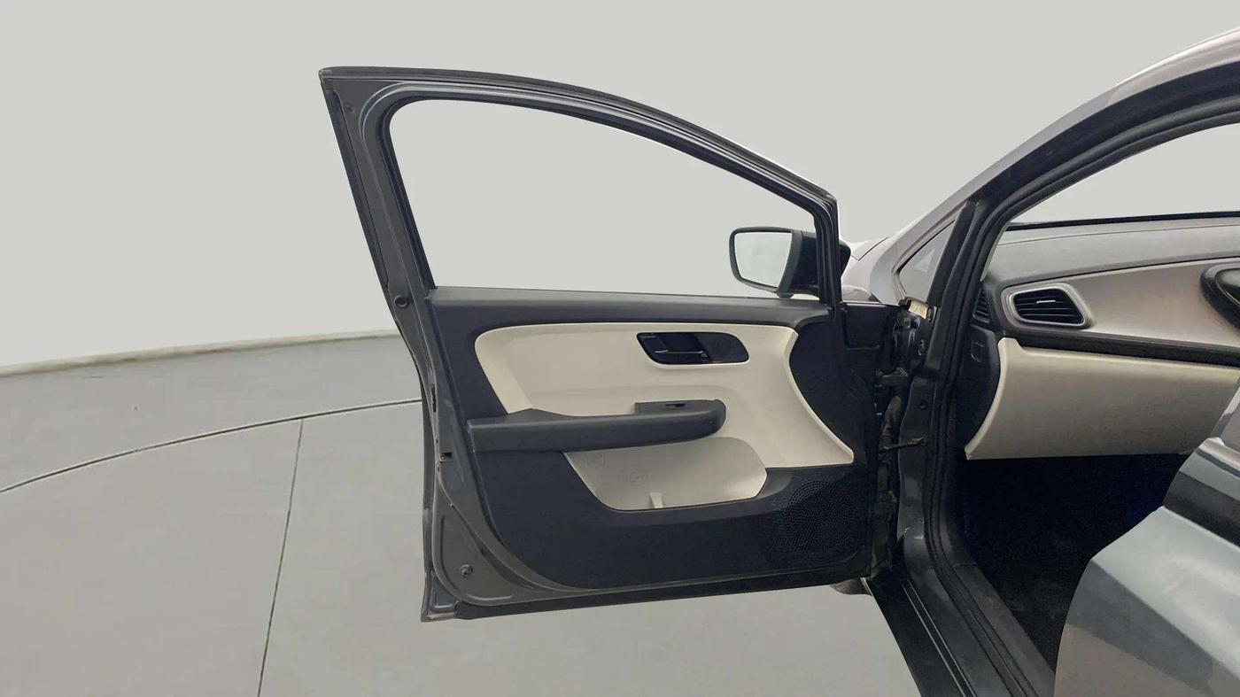 2021 Tata ALTROZ XE PETROL, Petrol, Manual, 38,675 km, LHS Front Door
