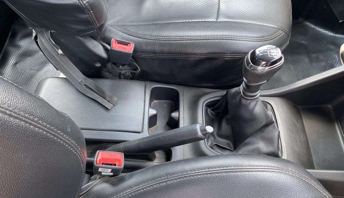 2019 Renault TRIBER RXT, Petrol, Manual, 59,017 km, Gear Lever