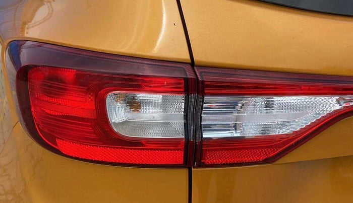 2019 Renault TRIBER RXT, Petrol, Manual, 59,017 km, Left tail light - Minor scratches