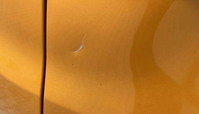 2019 Renault TRIBER RXT, Petrol, Manual, 59,017 km, Dicky (Boot door) - Slightly dented