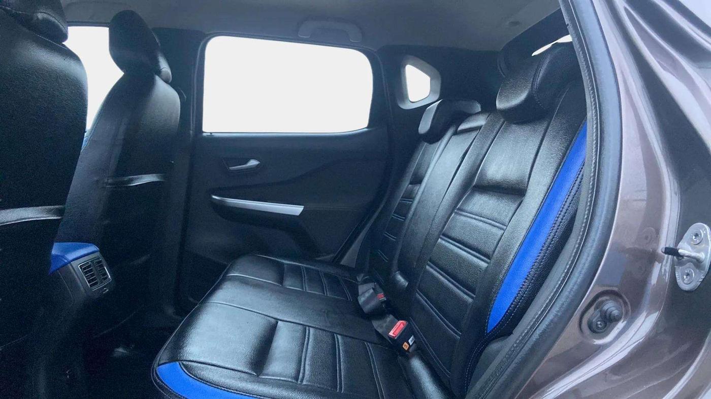 2022 Nissan MAGNITE XV PREMIUM, Petrol, Manual, 22,357 km, Right Side Rear Door Cabin