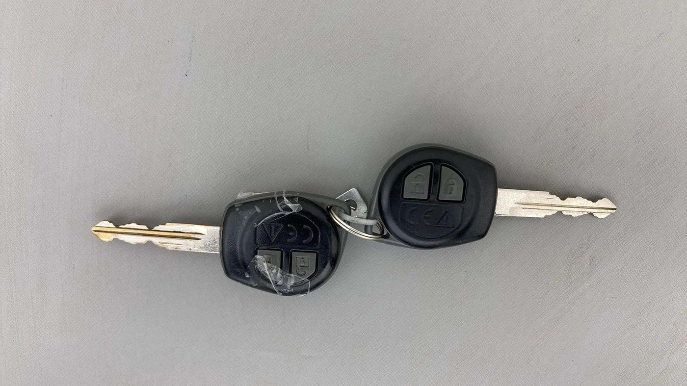 2018 Maruti Swift VXI AMT, Petrol, Automatic, 56,825 km, Key Close Up