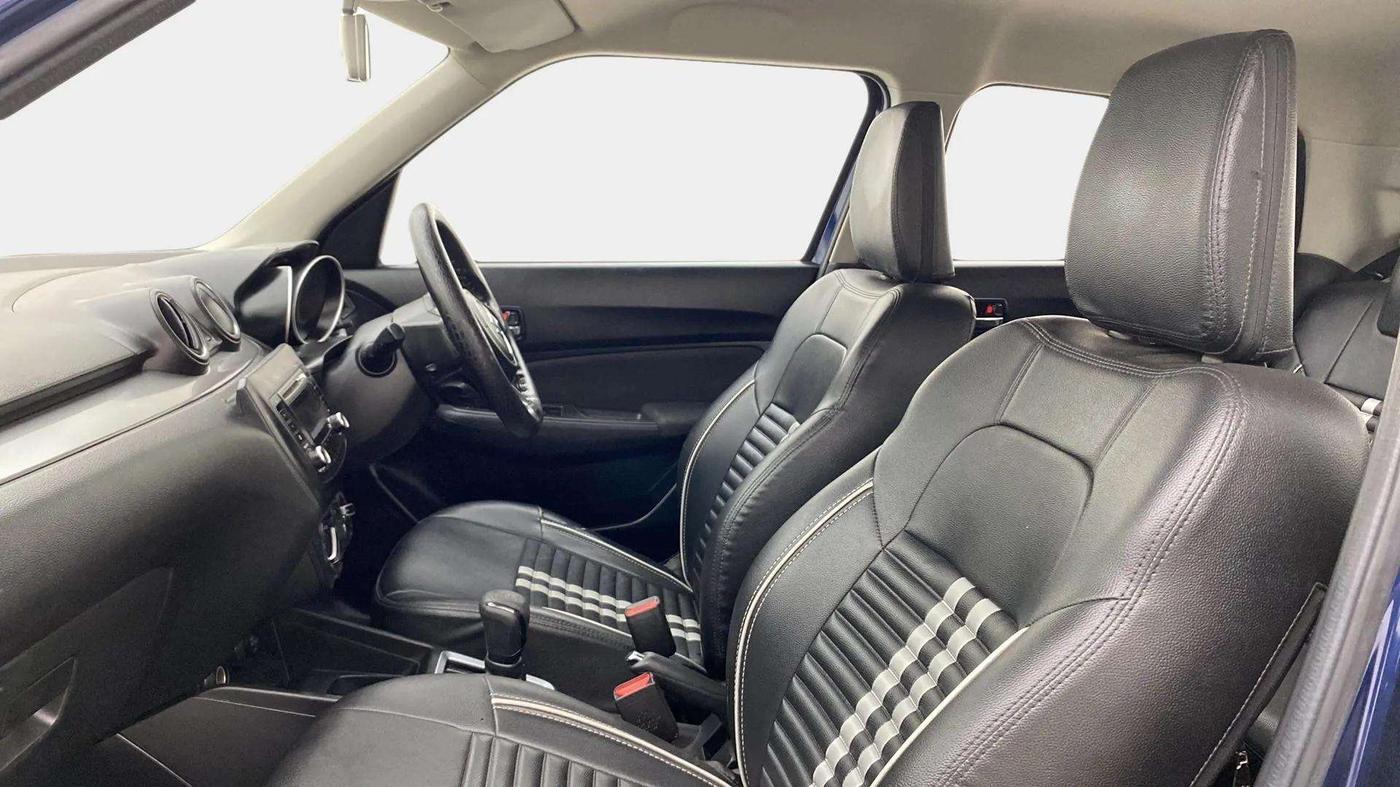 2018 Maruti Swift VXI AMT, Petrol, Automatic, 56,825 km, Right Side Front Door Cabin