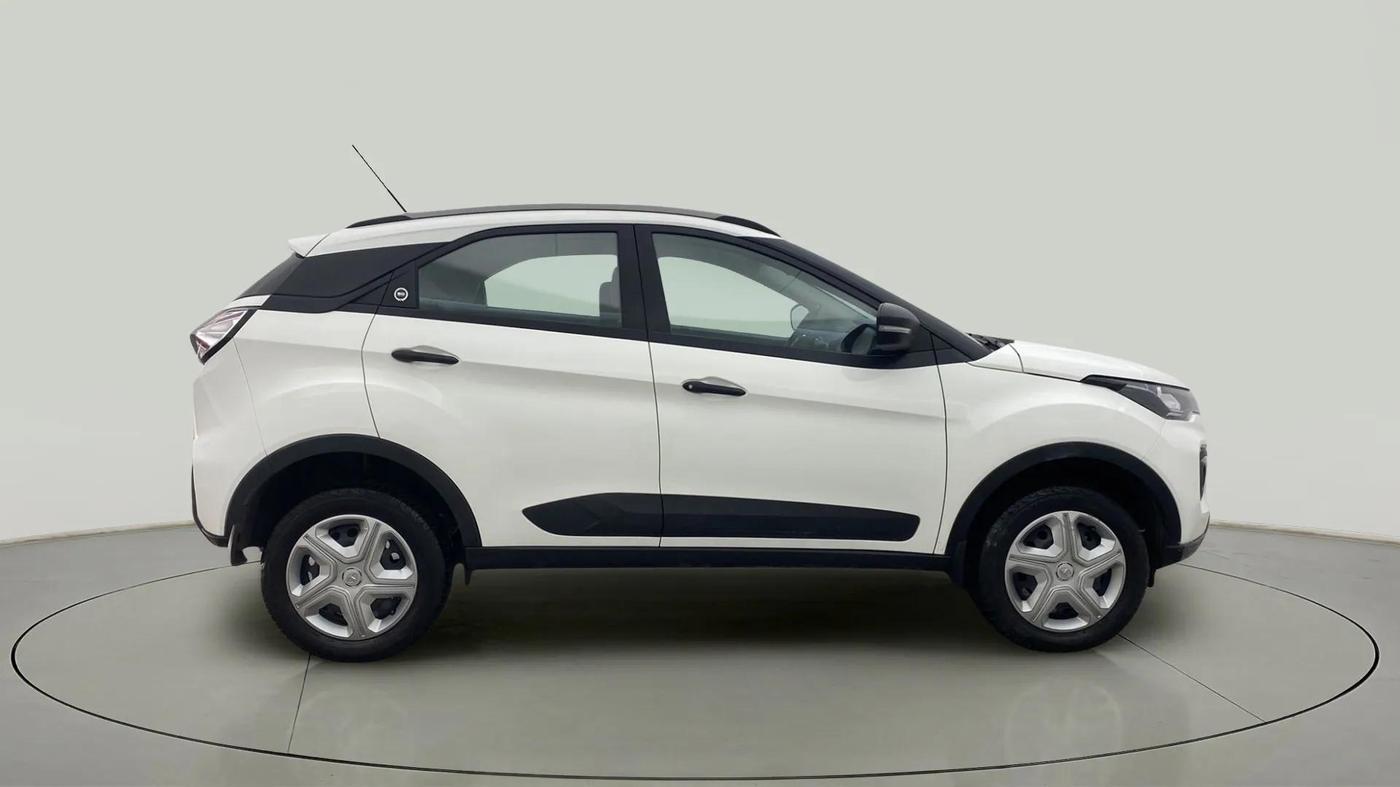 2023 Tata NEXON XM PETROL, Petrol, Manual, 14,332 km, Right Side