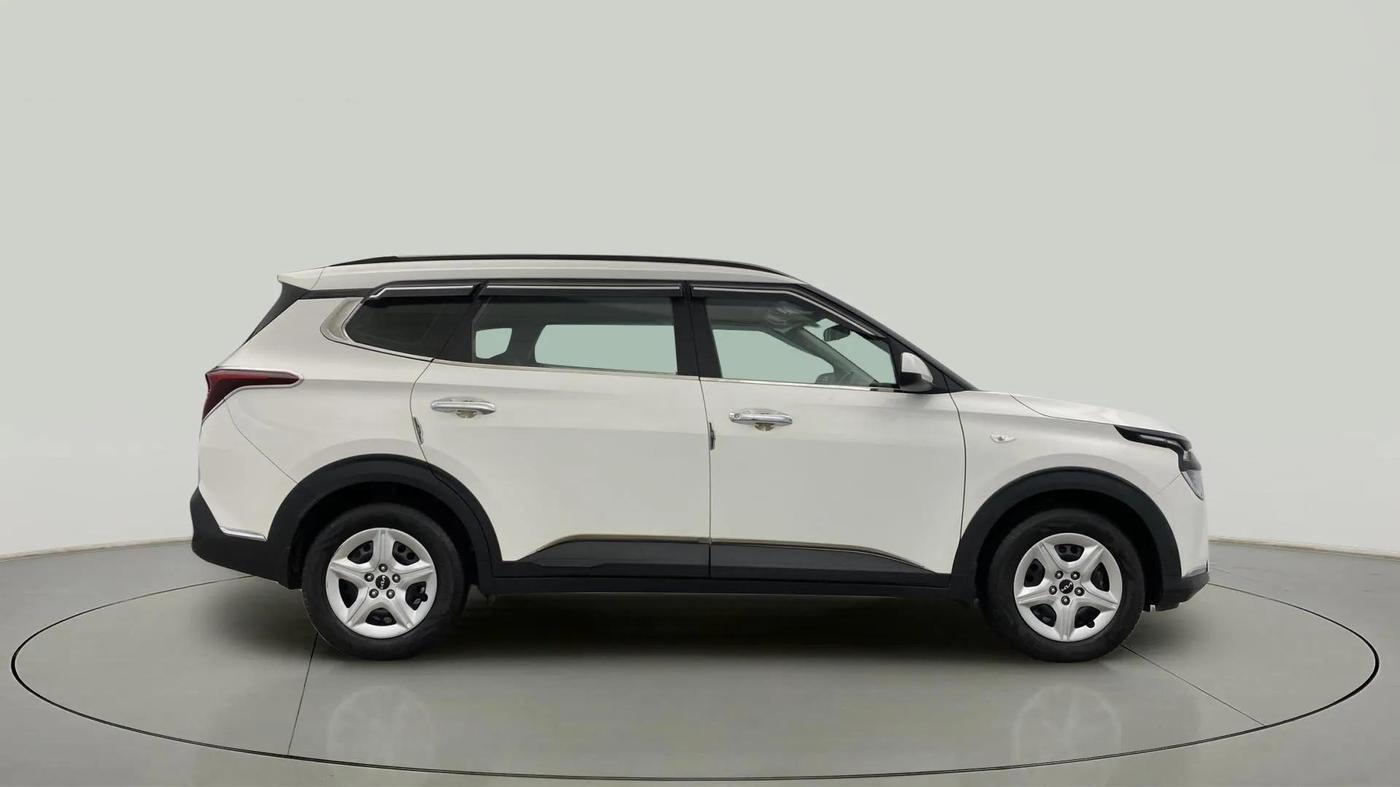 2022 KIA CARENS PREMIUM 1.4 PETROL 7 STR, Petrol, Manual, 37,392 km, Right Side View