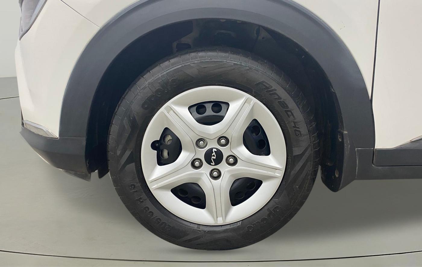 2022 KIA CARENS PREMIUM 1.4 PETROL 7 STR, Petrol, Manual, 37,392 km, Left Front Wheel