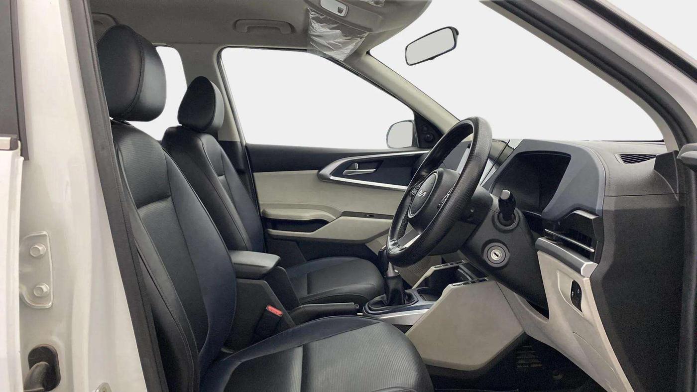 2022 KIA CARENS PREMIUM 1.4 PETROL 7 STR, Petrol, Manual, 37,392 km, Right Side Rear Door Cabin
