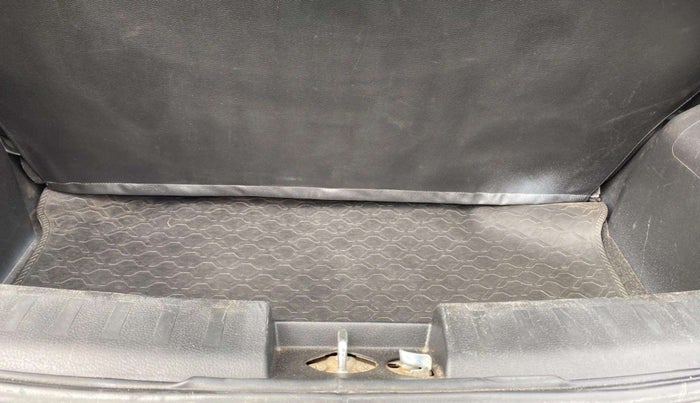 2013 Maruti Swift VXI, Petrol, Manual, 51,984 km, Boot Inside
