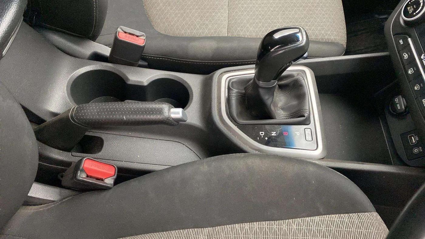 2017 Hyundai Creta SX PLUS AT 1.6 PETROL, Petrol, Automatic, 57,814 km, Gear Lever