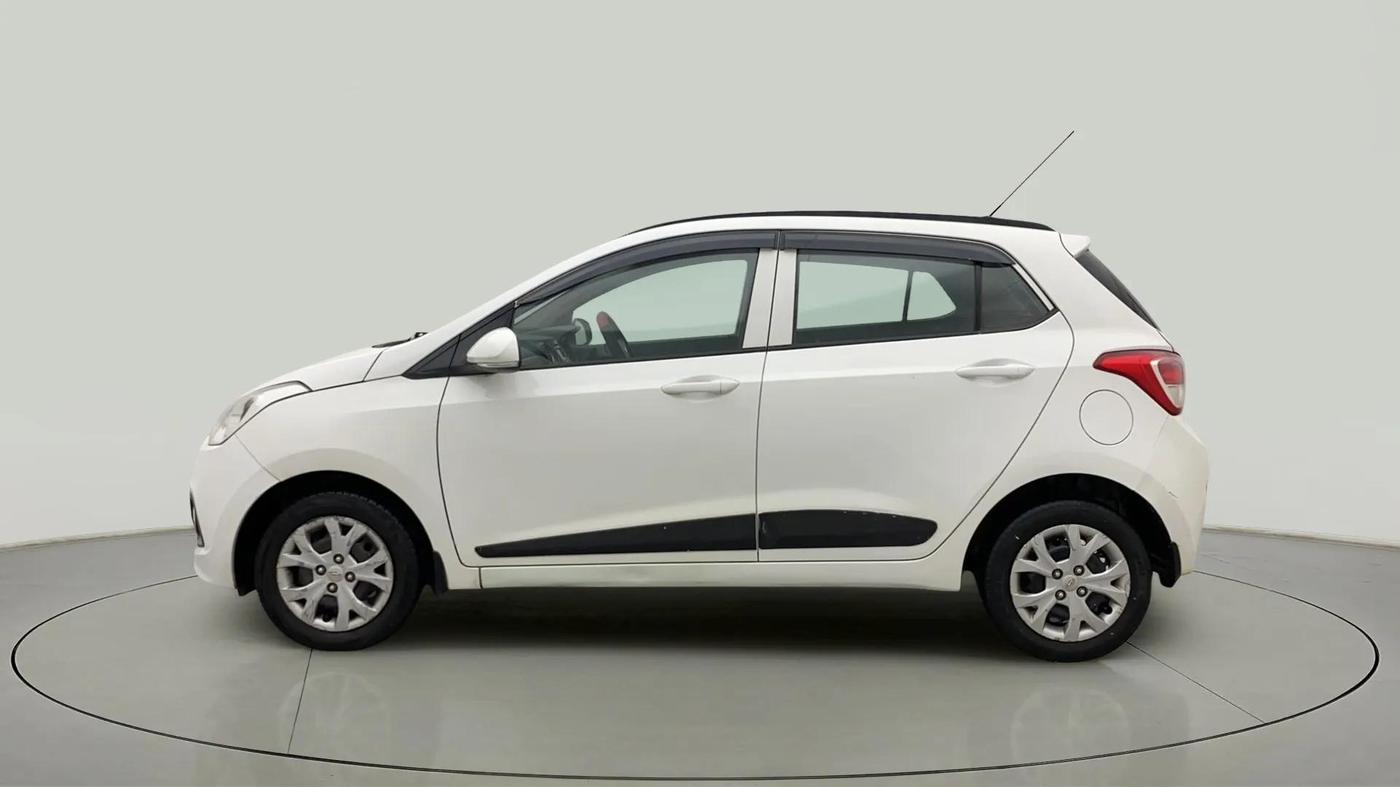 2015 Hyundai Grand i10 SPORTZ 1.2 KAPPA VTVT, Petrol, Manual, 71,020 km, Left Side