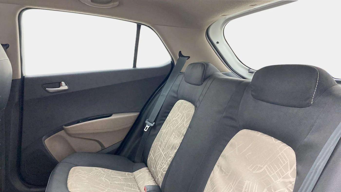 2015 Hyundai Grand i10 SPORTZ 1.2 KAPPA VTVT, Petrol, Manual, 71,020 km, Right Side Rear Door Cabin
