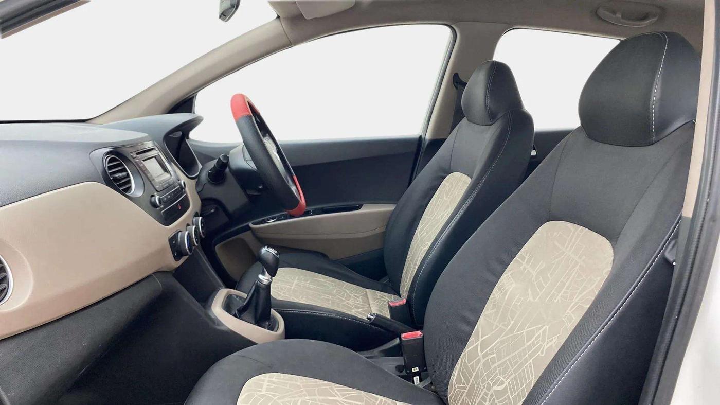 2015 Hyundai Grand i10 SPORTZ 1.2 KAPPA VTVT, Petrol, Manual, 71,020 km, Right Side Front Door Cabin