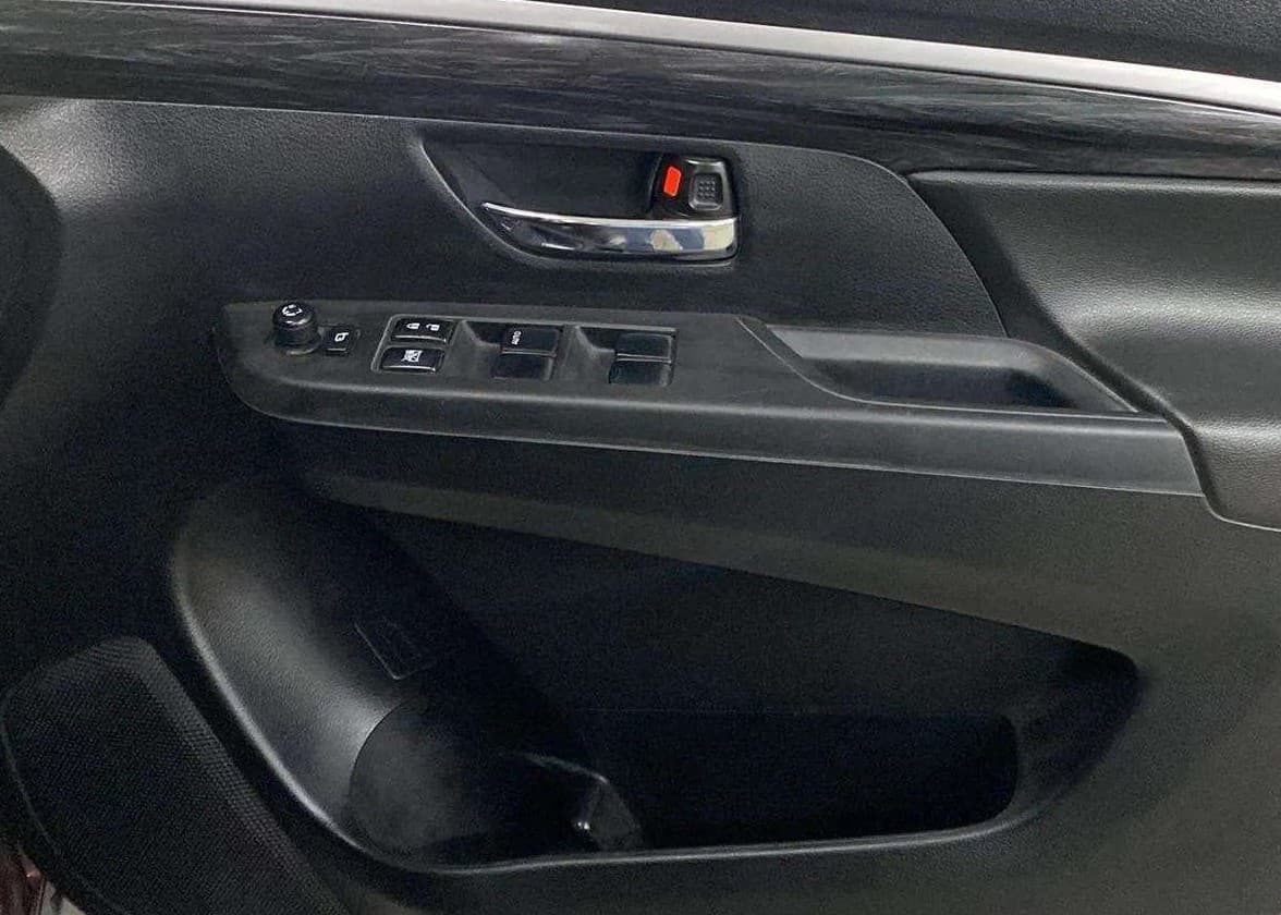 2021 Maruti XL6 ZETA MT, Petrol, Manual, 40,401 km, Driver Side Door Panels Control